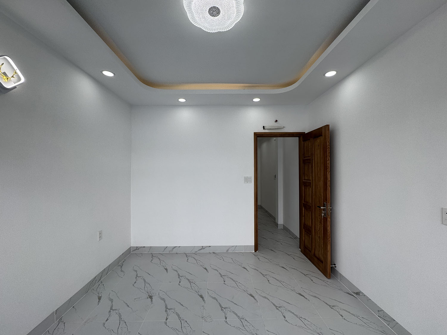 Nhà phố 3 lầu, mới 100% xe hơi đổ cách nhà 10m khu VIP Nguyễn Văn Đậu - Gần Phan Đăng Lưu